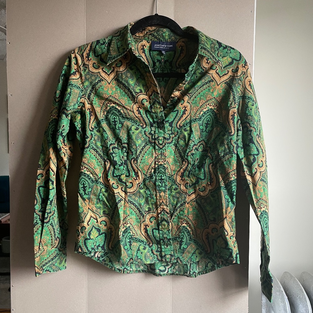 Jones New York Signature Petite Paisley Button Up